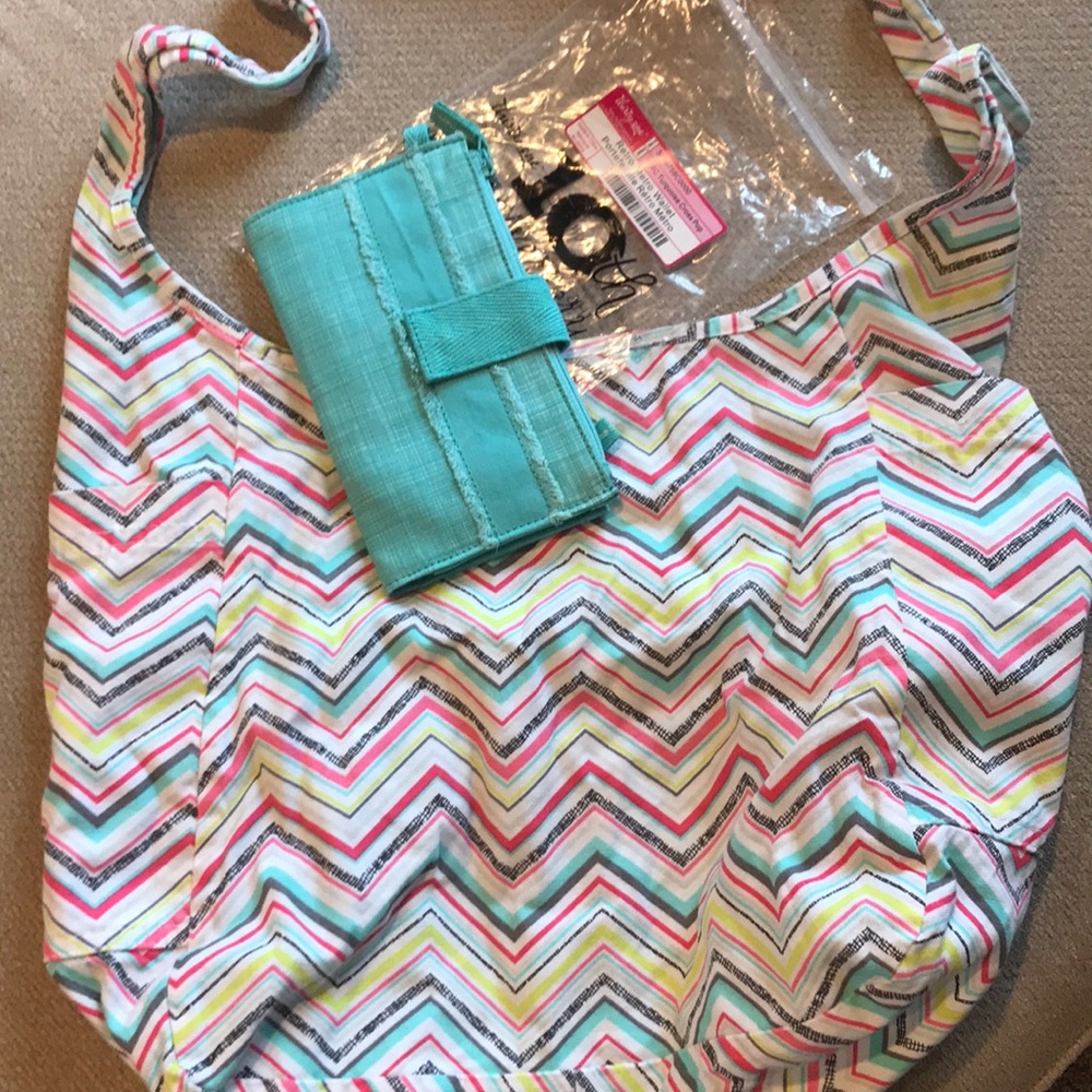 Thirty-one reversible crossbody bag w/ wallet